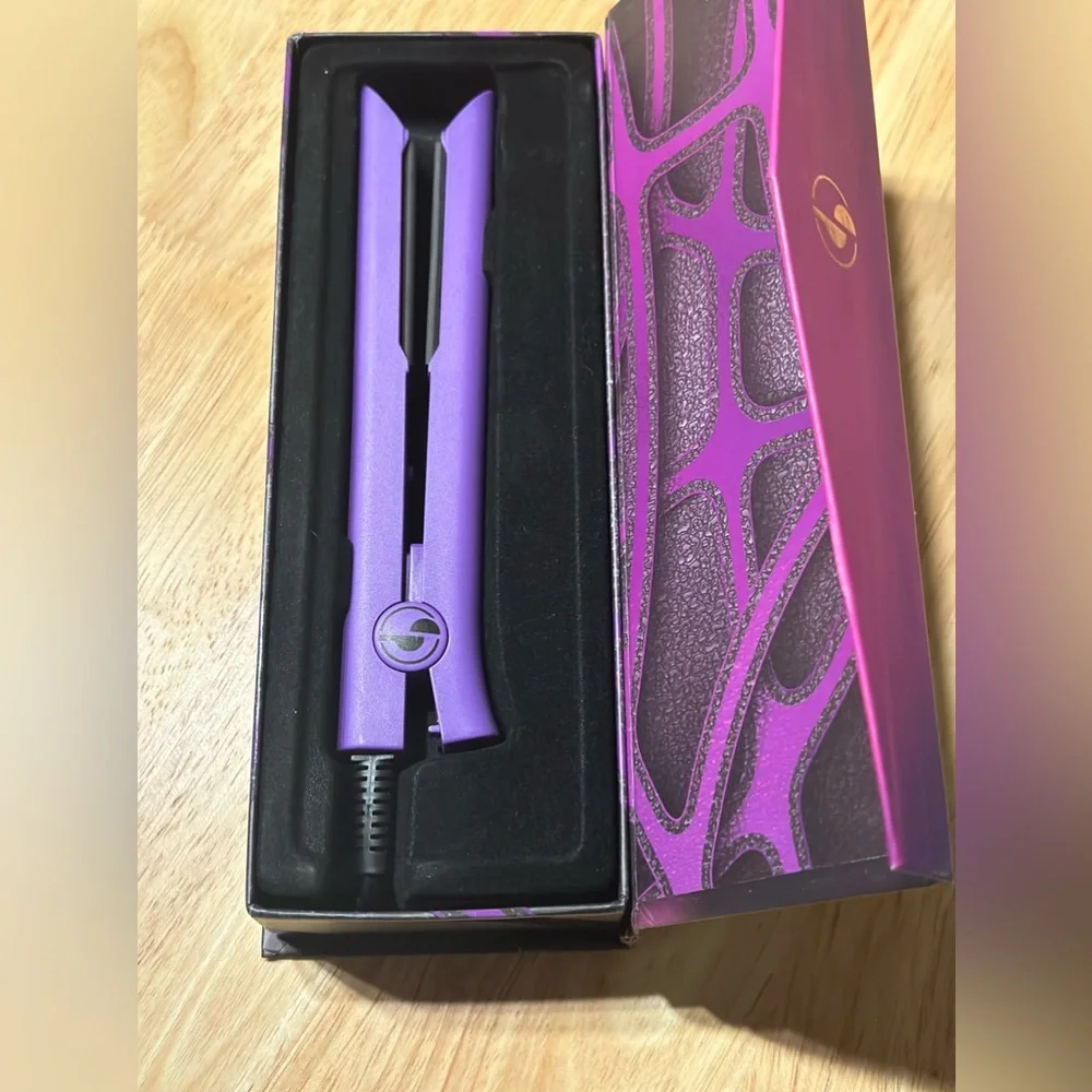 Travel Size Hair Straightener by Pin Straight - Picture 5 of 14